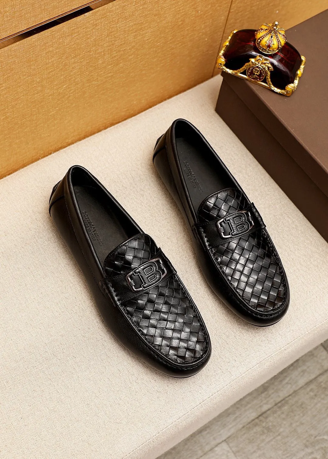 Men's Men's Shoes 💰: 420 💐BV Men's Slip-on Shoes® [BOTTEGA VENETA] Official website counter new model, one-to-one mold opening ⚠Italian calfskin embossed ➕Cow 🐂 leather lining. Driving slip-ons, available at counters, sizes 39-44 (38.45🉑️customized)